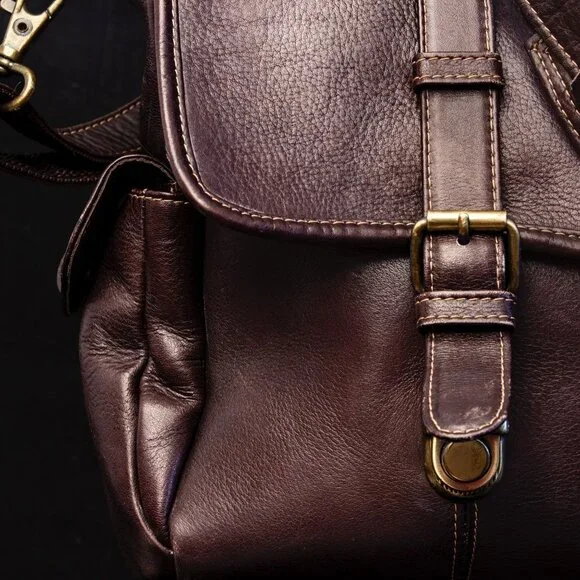 Vintage-Style Brown Leather Messenger Bag With Adjustable Strap and Buckles - Picture 2 of 13